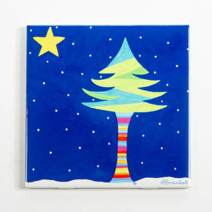 Festive Fish Maine state-shaped trivet featuring a colorful holiday design, perfect for protecting surfaces during festive meals.